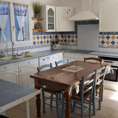 Villa La De La Pour 10 *
