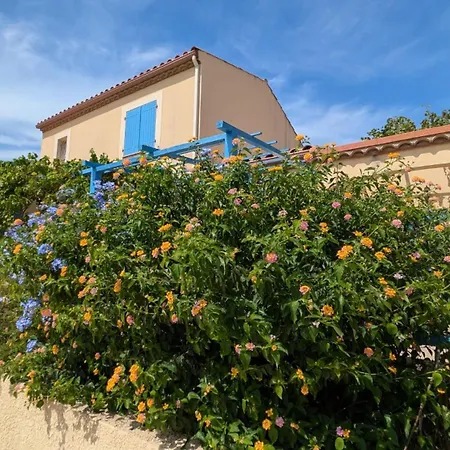 La De La Pour 10 Villa *