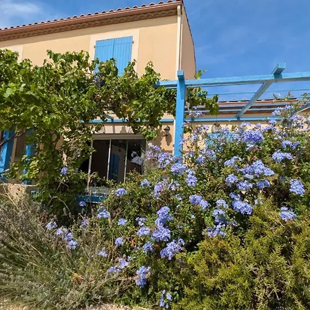 La De La Pour 10 Villa