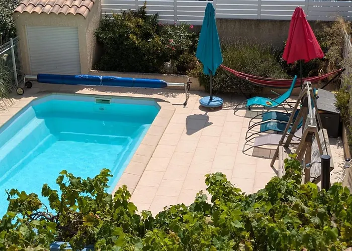La De La Pour 10 *